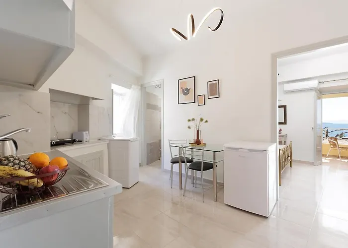 Salt & Sun By Konnect, At Kaminaki Apartment *
